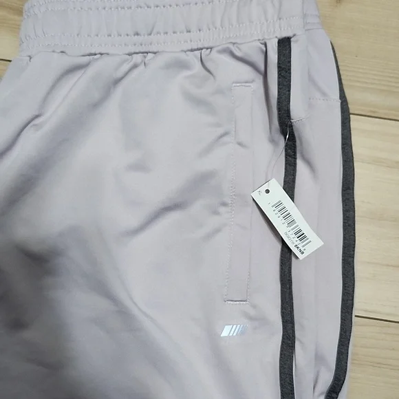 Amazon essentials pant - Picture 3 of 10